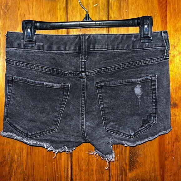 Express Low Rise Jean Shorts - Picture 2 of 4